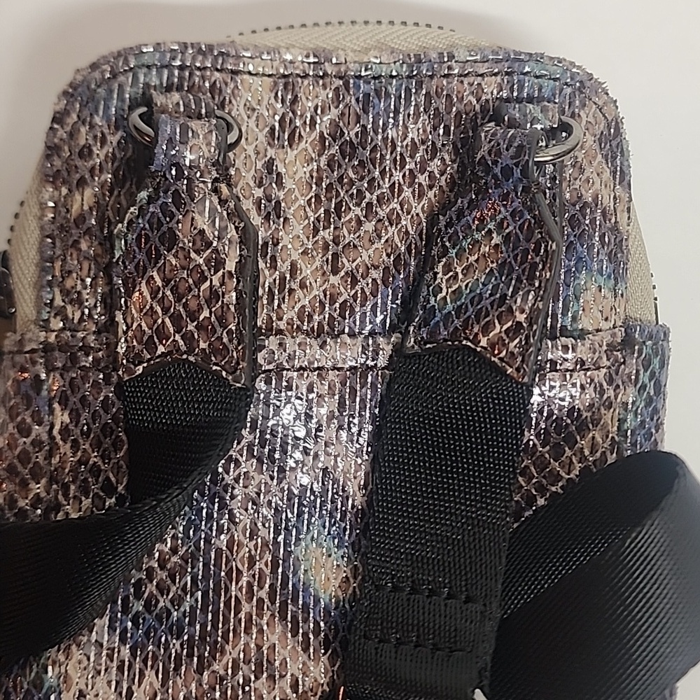 Aimee Kestenberg Iridescent Multi-Tone Snake Print Crossbody/cell Leather Bag. - Picture 10 of 13